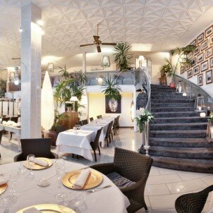 Restaurante Llanca PortCocina mediterránea con influencia francesa Restaurante Llanca PortCocina mediterránea con influencia francesa